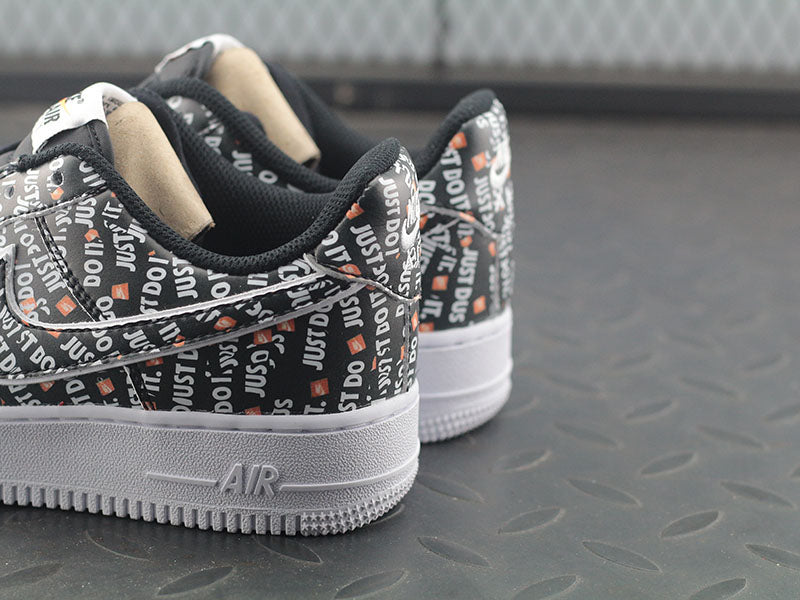 Tênis Nike Air Force 1 Low