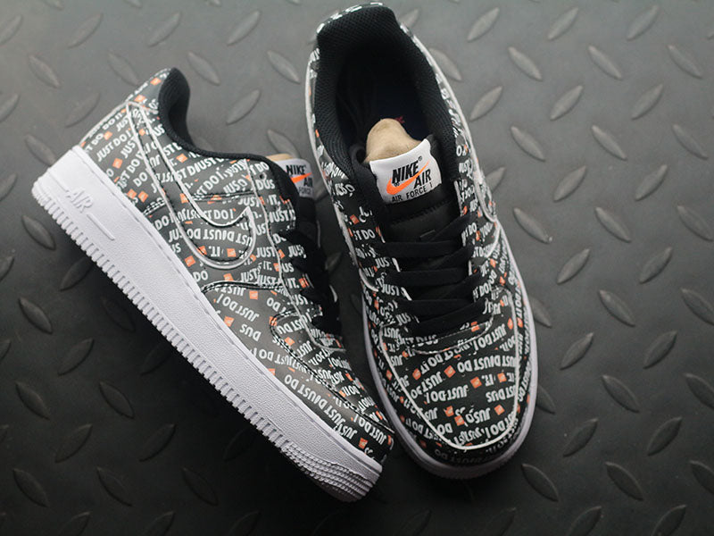 Tênis Nike Air Force 1 Low