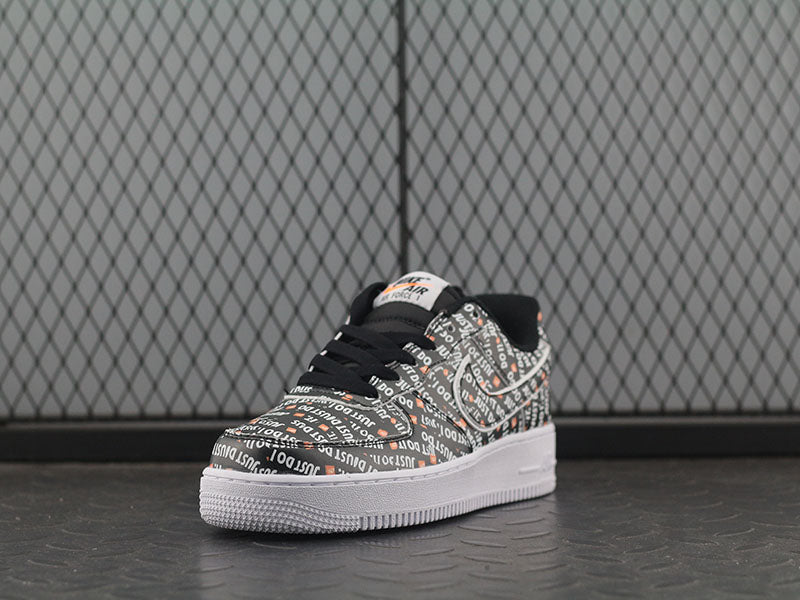 Tênis Nike Air Force 1 Low