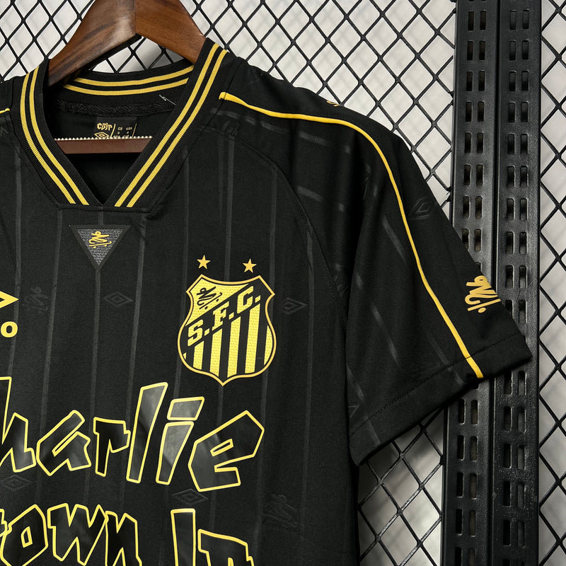 Camisa Santos edição Charlie Brown Jr 24/25 - Umbro Masculina Torcedor - Edição Limitada