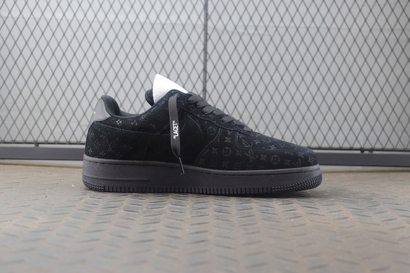 Tênis Nike Air Force 1 X LOUIS VUITTON BLACK