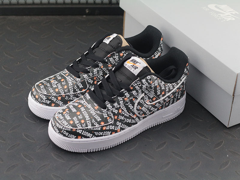 Tênis Nike Air Force 1 Low