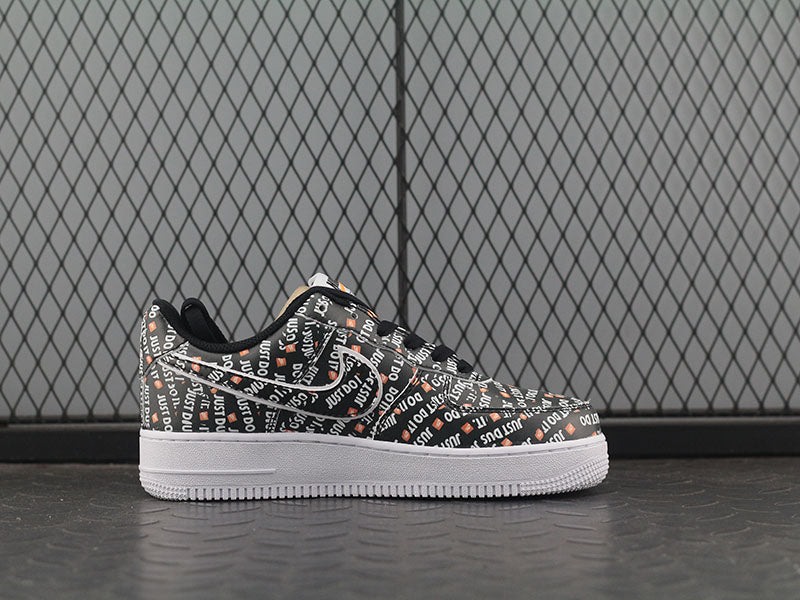 Tênis Nike Air Force 1 Low